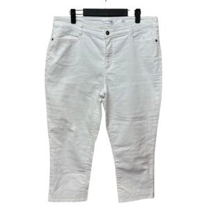 Northern Reflections White Size 12 Women's Capris - Weekend Cut